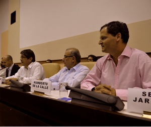 En La Habana, terminan la novena ronda de conversaciones con un anuncia que llegaron a un acuerdo sobre el  primer punto en la agenda (Foto de Omar Nieto Remolina, Oficina de la Presidencia)